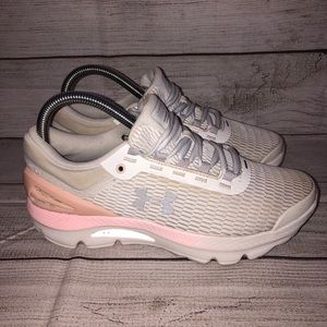 Women’s Under Armour Charged Intake sz 7.5